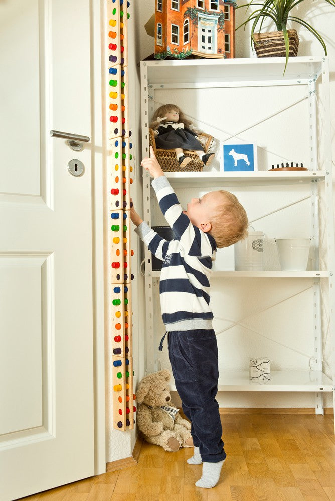 Wall tipping game